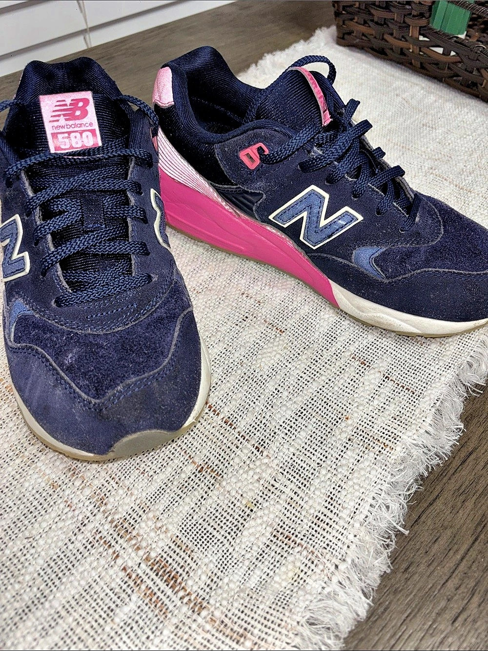 New Balance 580 Navy Pink Women's Blue & Pink Sneakers